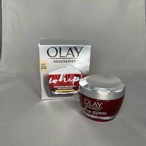 OLAY Regenerist Whip Hydrating Moisturizer SPF 25 - Red and Silver